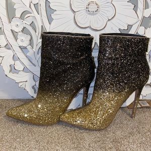 🎉🖤HP🎉🖤Black and gold ombré glitter booties